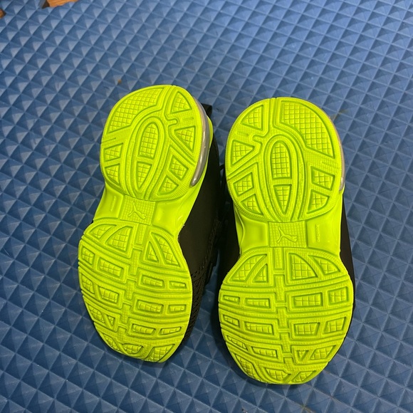 Baby shoes - Picture 3 of 3